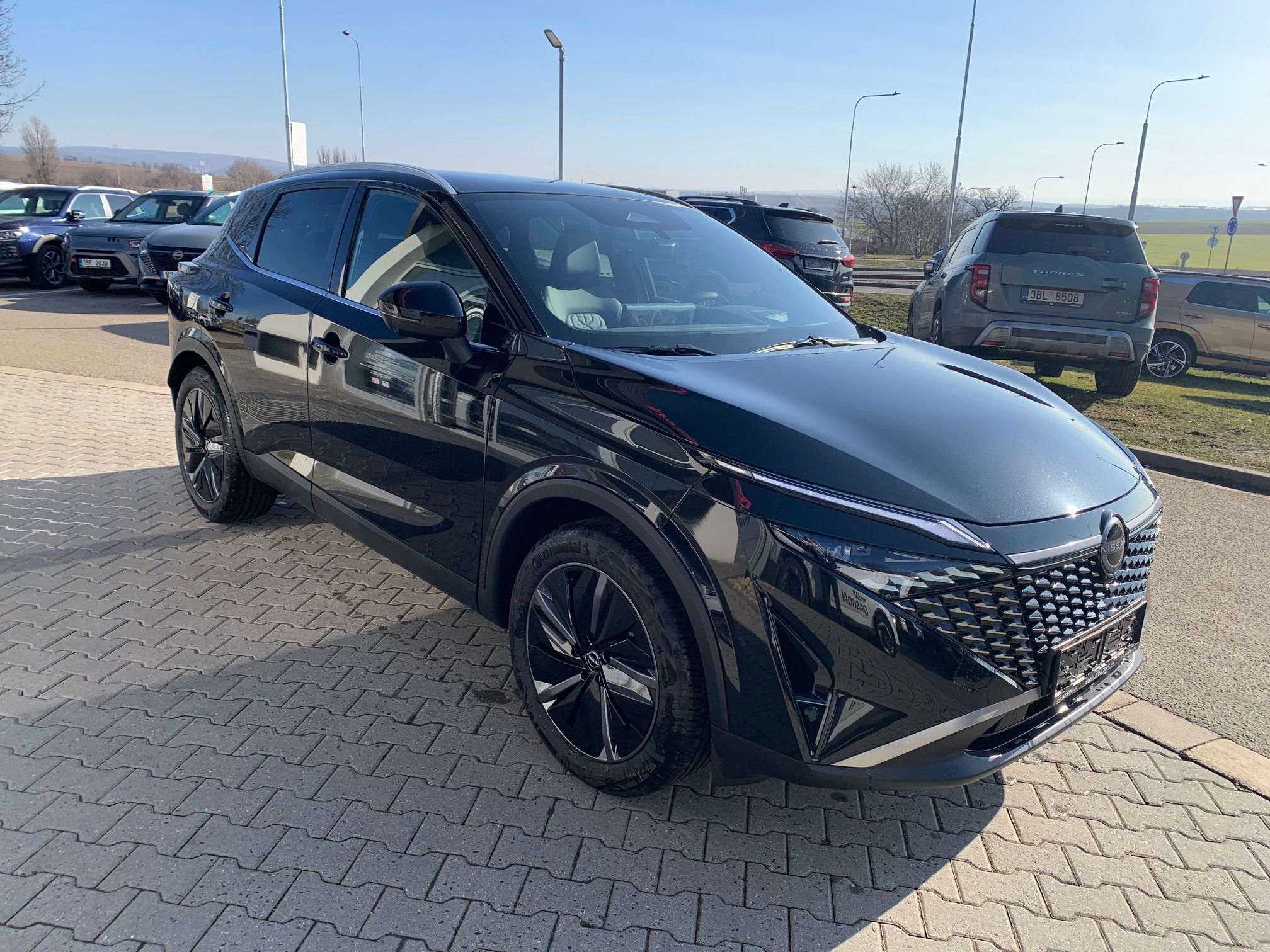 Nissan Qashqai, 1,3 DIG-T MH X-Tronic Tekna - fotka 3