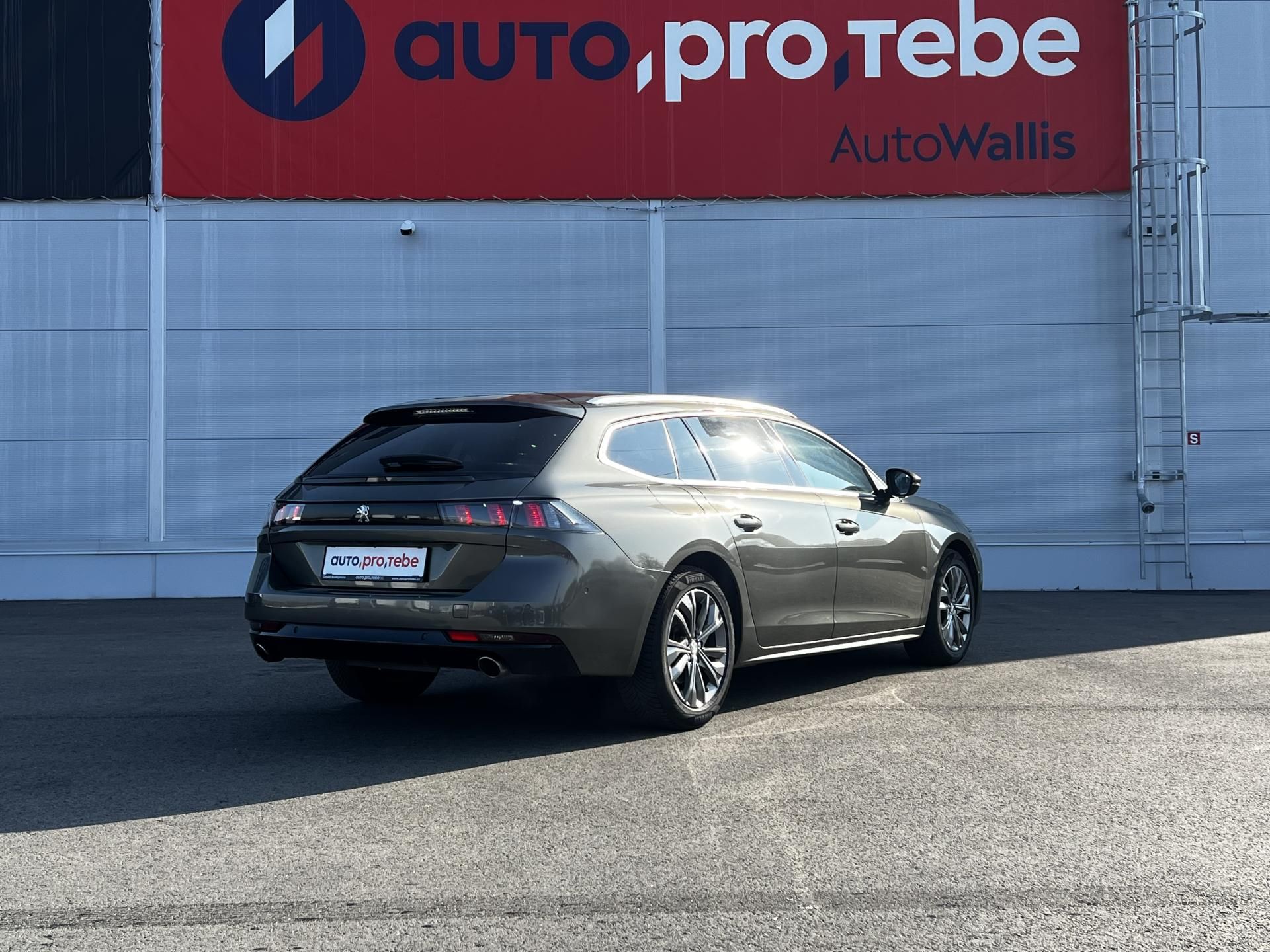 Peugeot 508, SW 1.6 133kW Aut. ALLURE - fotka 4