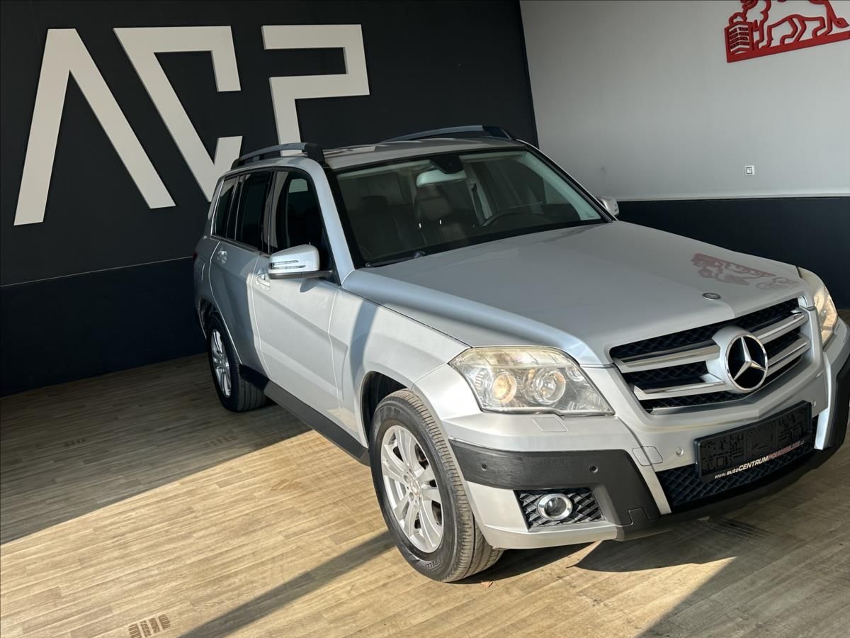 Mercedes-Benz GLK, 300i*4-Matic*AT*Výhřev*Kůže* - fotka 4