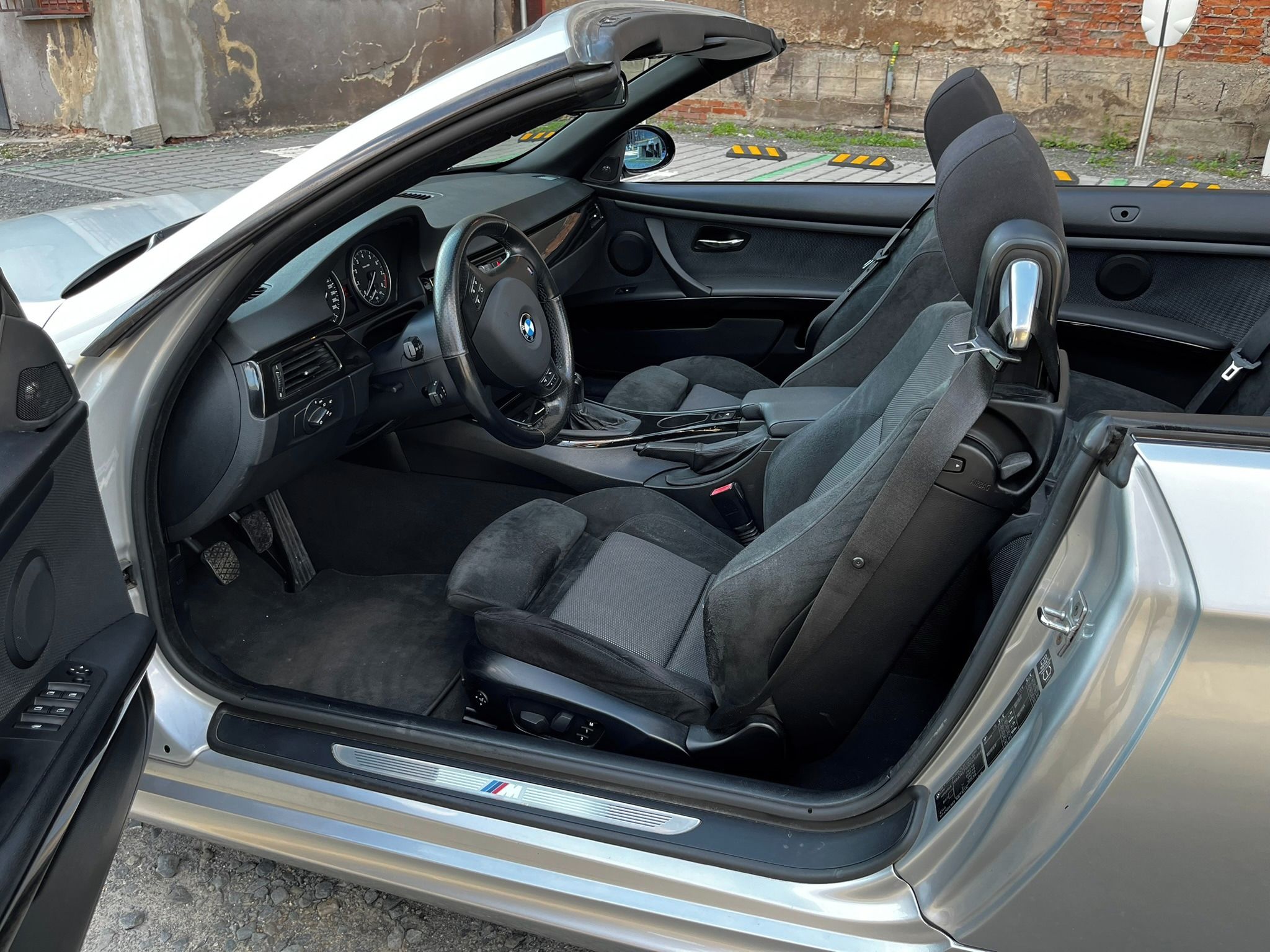 BMW Řada 3, 335i e93 N54, M-Paket, manuál - fotka 4