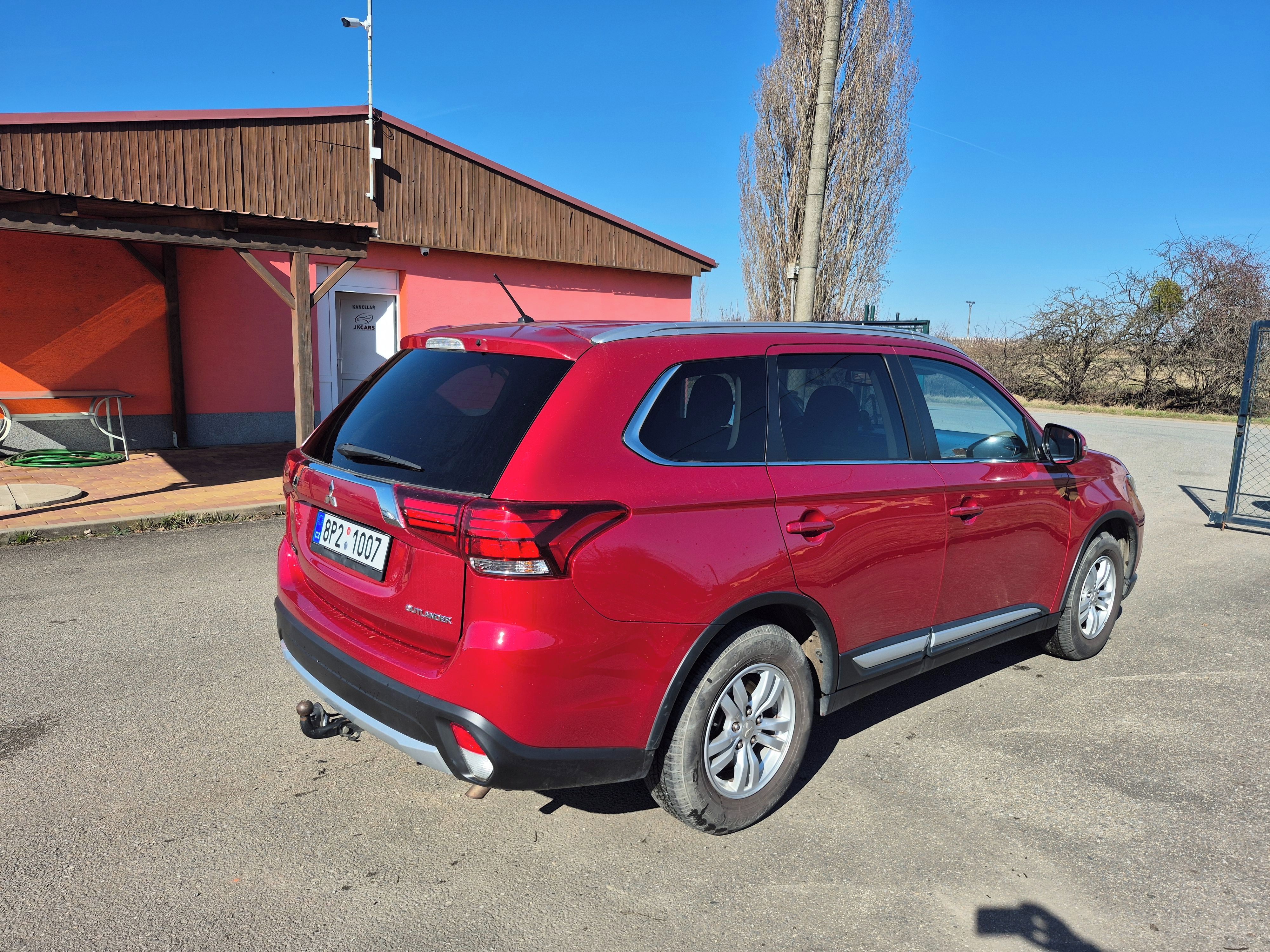 Mitsubishi Outlander, 2,0i, 110kW, klima, tažné - fotka 4