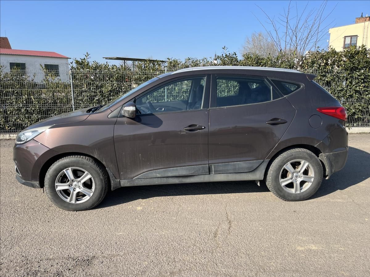 Hyundai ix35, 1,7 CRDi 85KW KLIMA ALU 2xKOLA - fotka 4