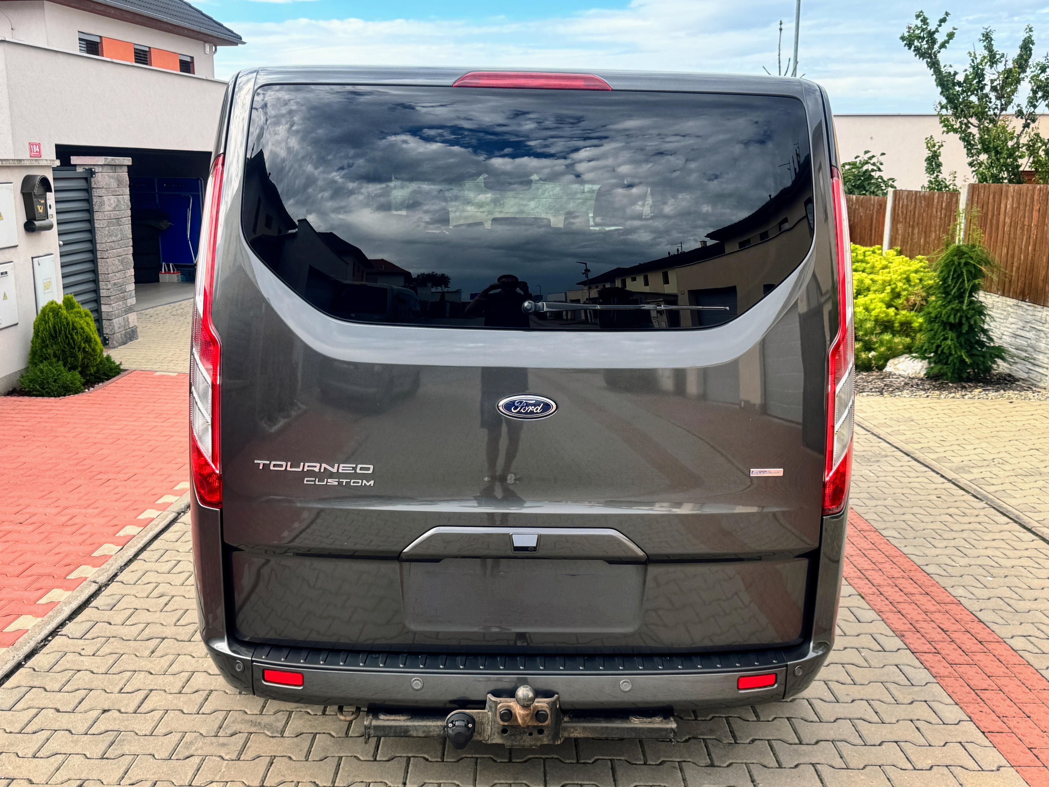Ford Tourneo Custom, Ford Tourneo Custom 2.0D 125kw - fotka 6