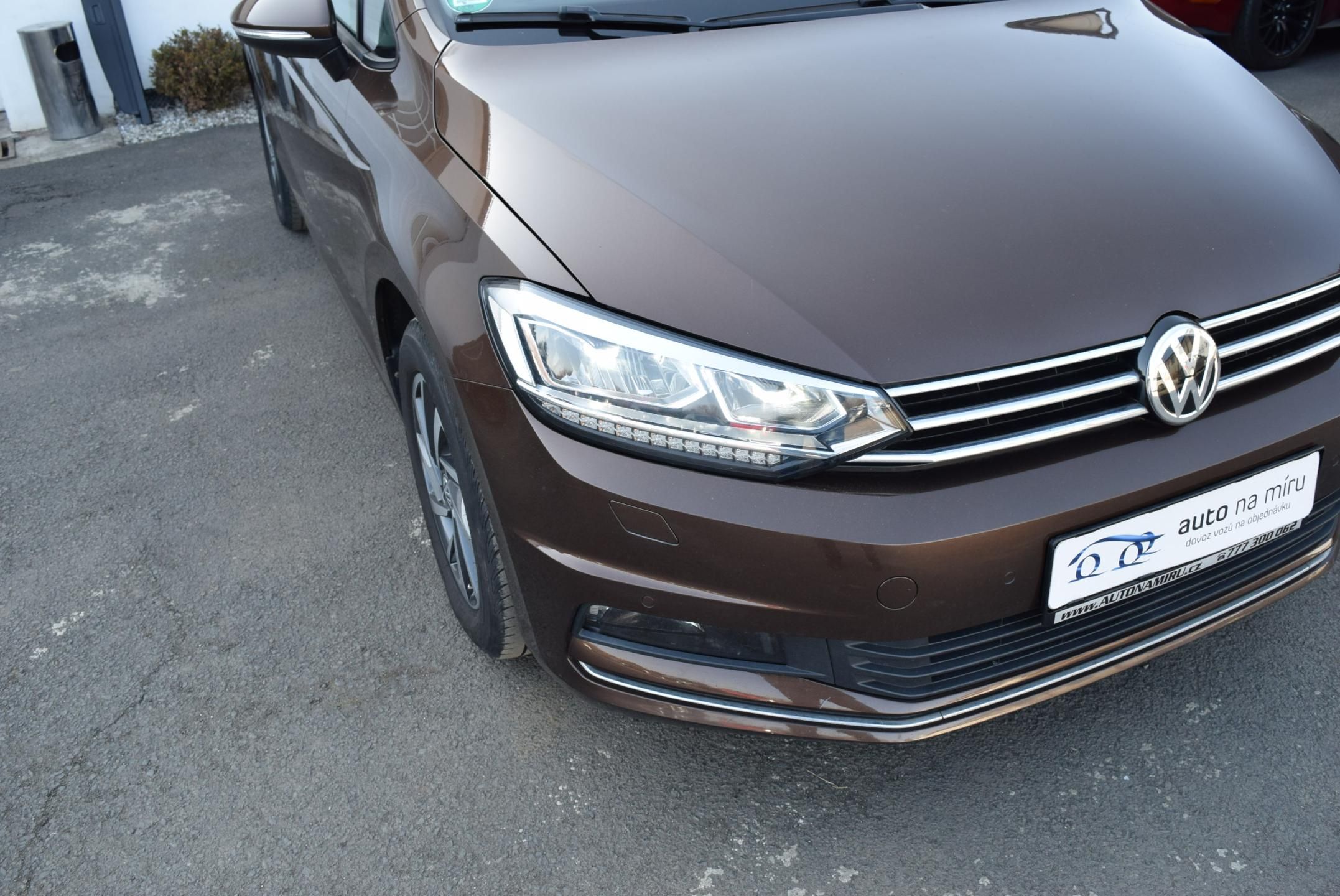 Volkswagen Touran, 1.4TSI 110kw COMFORTLINE 7MÍST - fotka 4