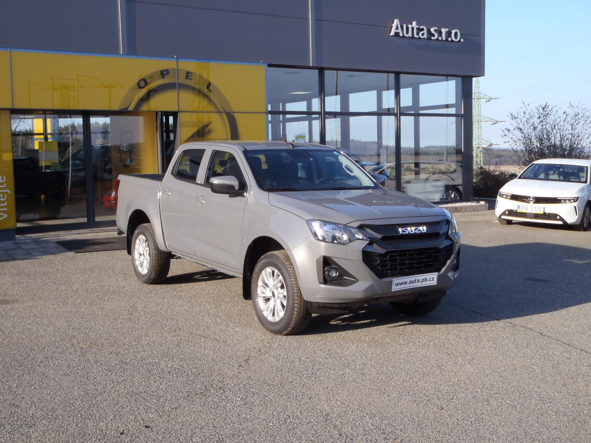 Isuzu D-Max, Double Cab LS