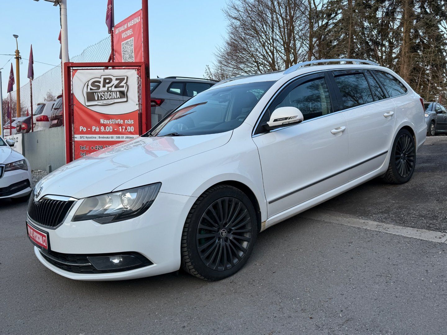 Škoda Superb, 2.0TDi DSG Elegance - fotka 2