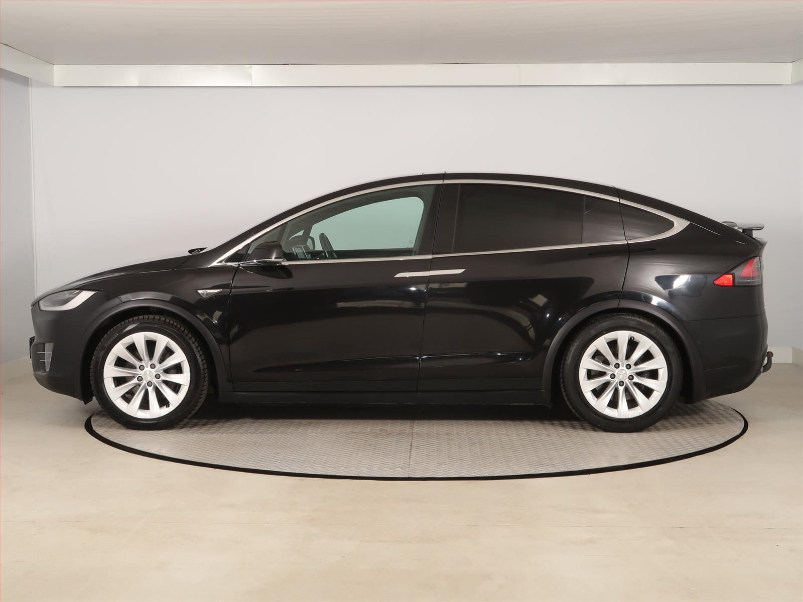 Tesla Model X, 90D, SoH 84%, NOVÁ CENA, 4X4 - fotka 3