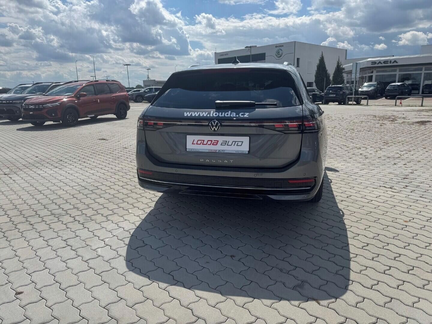 Volkswagen Passat, Elegance 2,0 TDI 110 kW - fotka 6