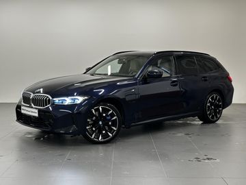 330e xDrive Touring Tažné
