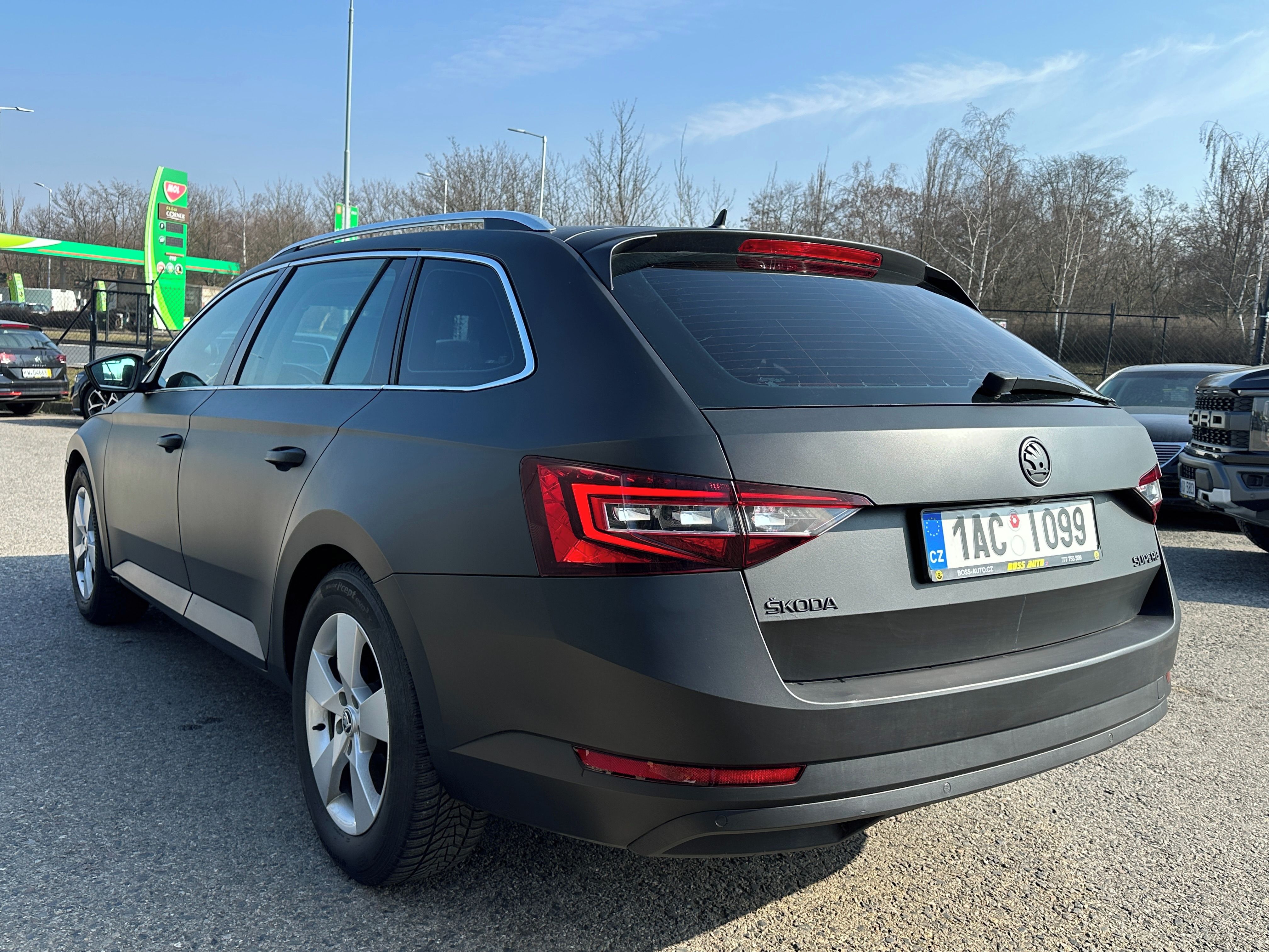 Škoda Superb, Skoda Superb 2016 - fotka 4