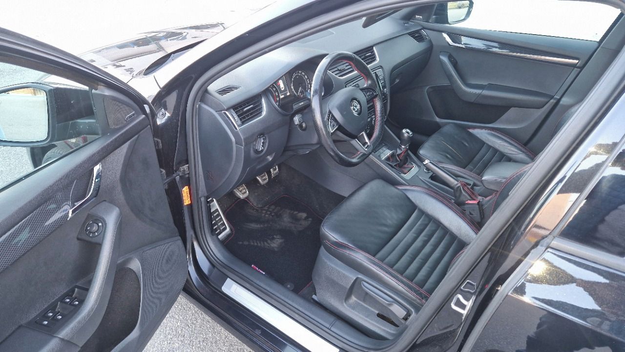 Škoda Octavia, 2,0 TDI RS Combi - fotka 6