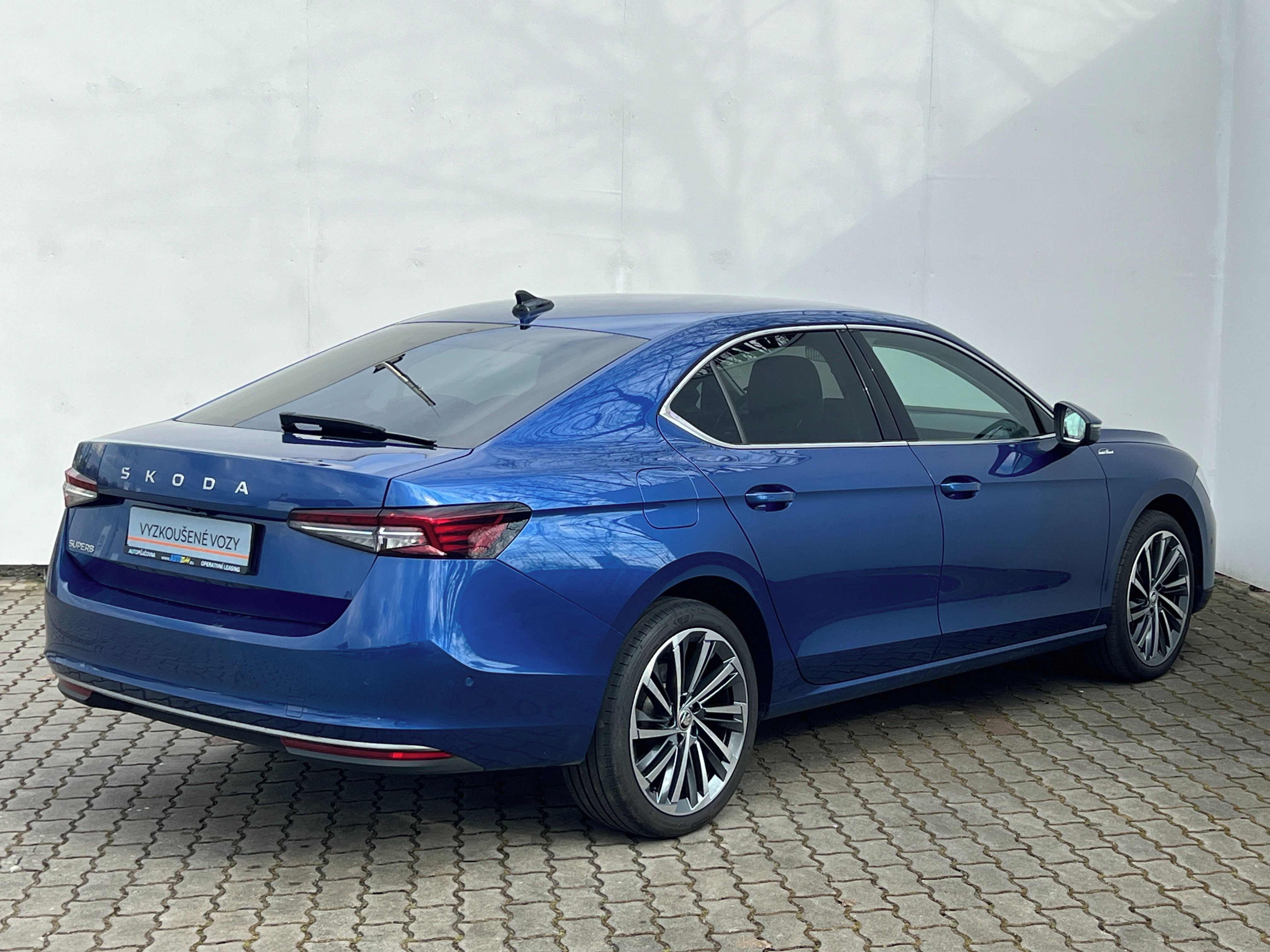 Škoda Superb, 2,0 TDI 110kW L&K DSG 7 - fotka 5