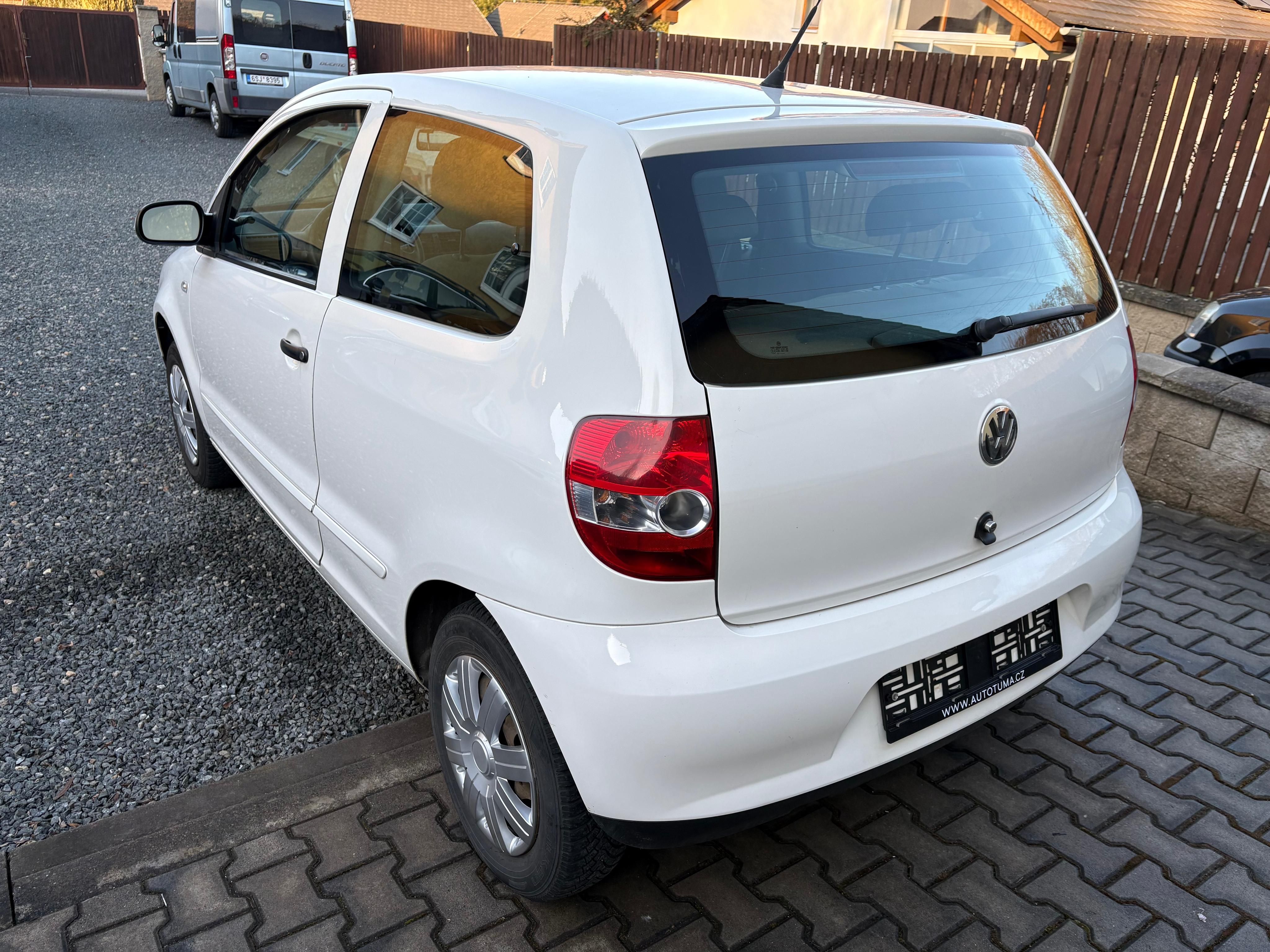 Volkswagen Fox, 1.2 HTP, velice pěkný stav - fotka 6