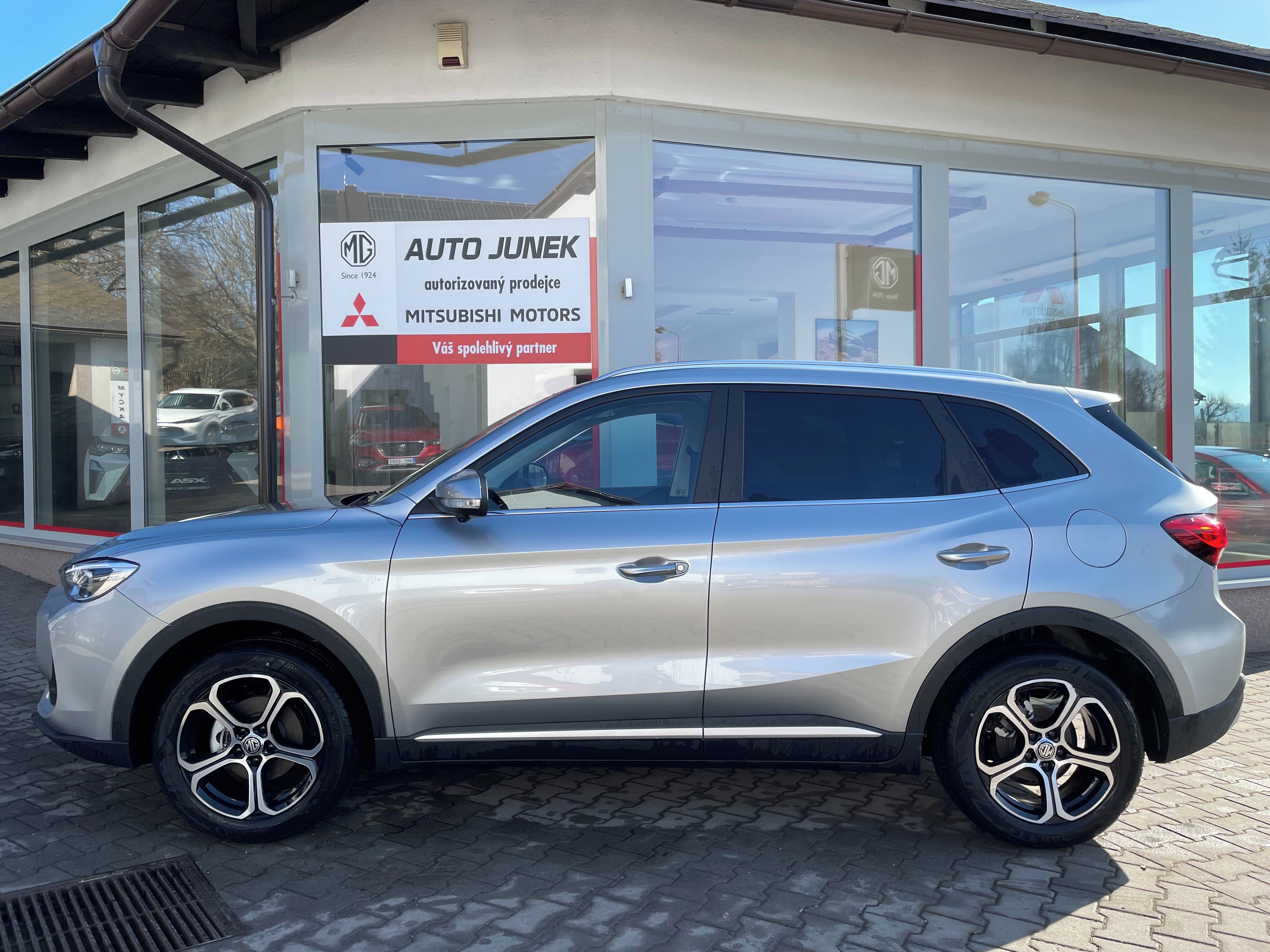 MG ZS, 1.5 5M ELEGANCE SPRING EDITION - fotka 2
