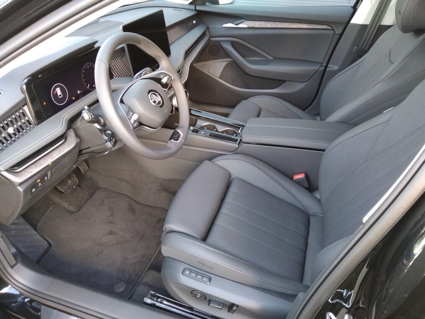 Škoda Superb, Combi L&K  2,0 TDI 4x4 142 kW - fotka 6