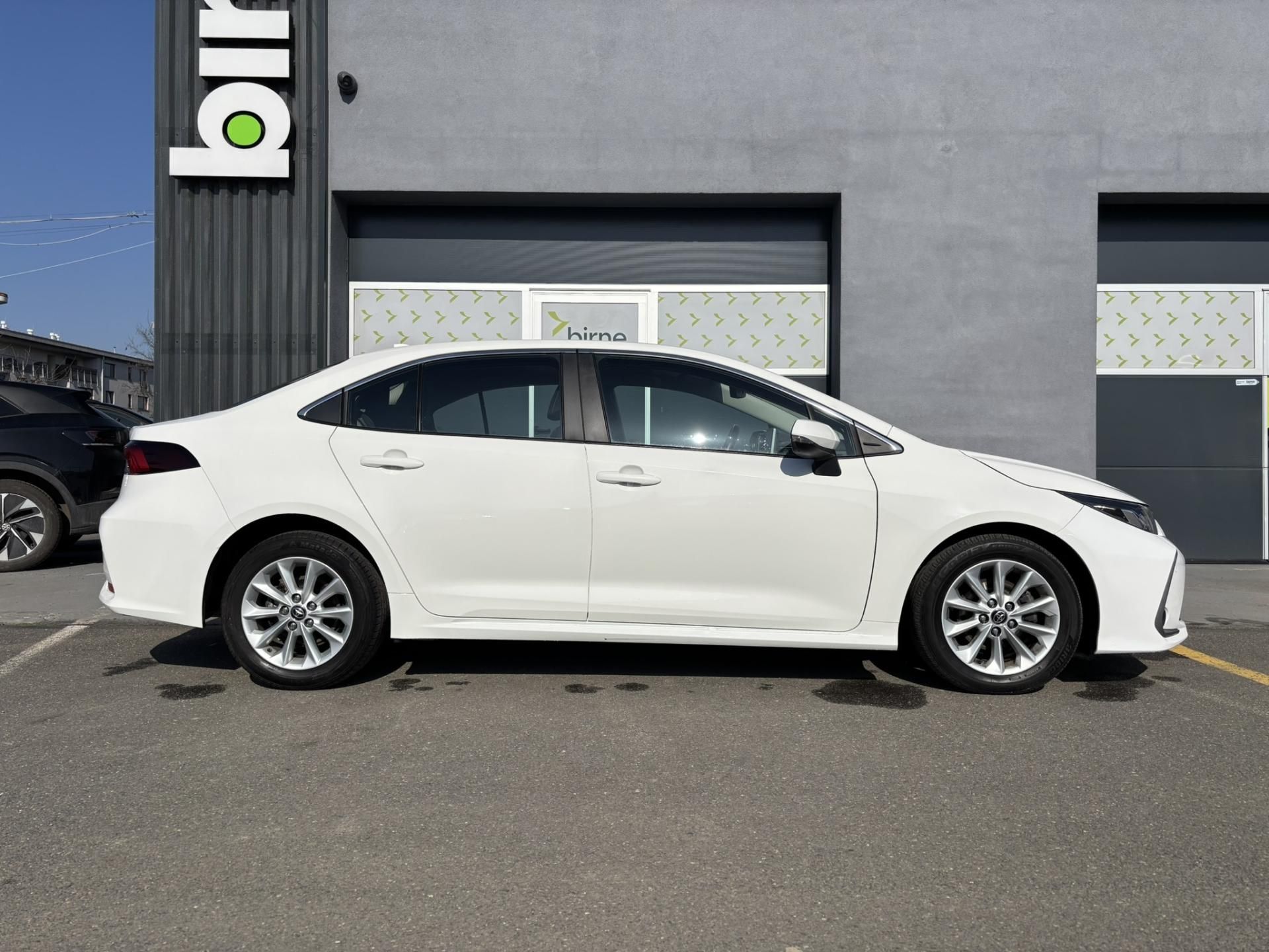 Toyota Corolla, Sedan Comfort 1.5 (92 kW) AUT - fotka 2