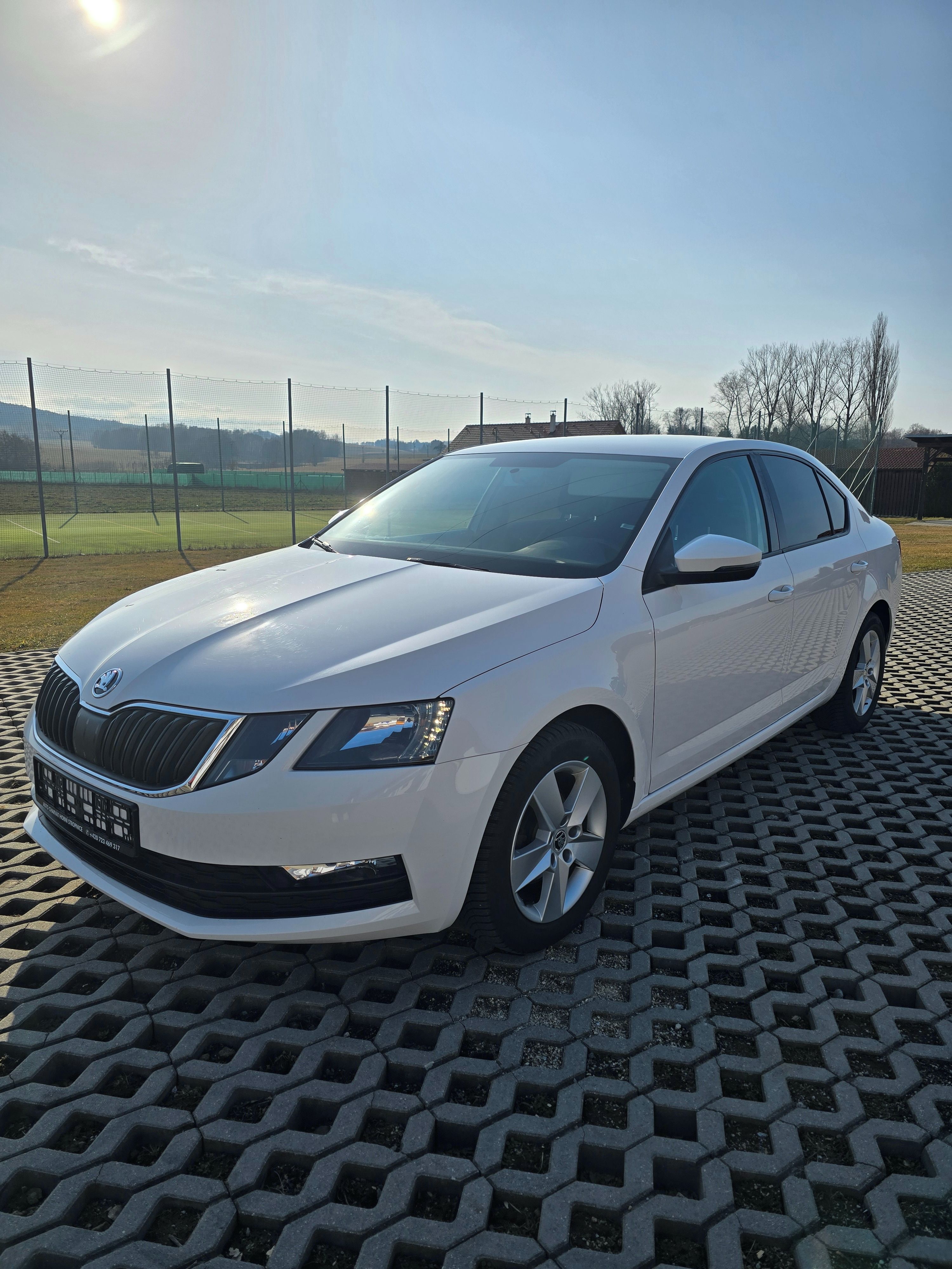 Škoda Octavia, 1.6 TDI 85Kw —prodáno———— - fotka 3