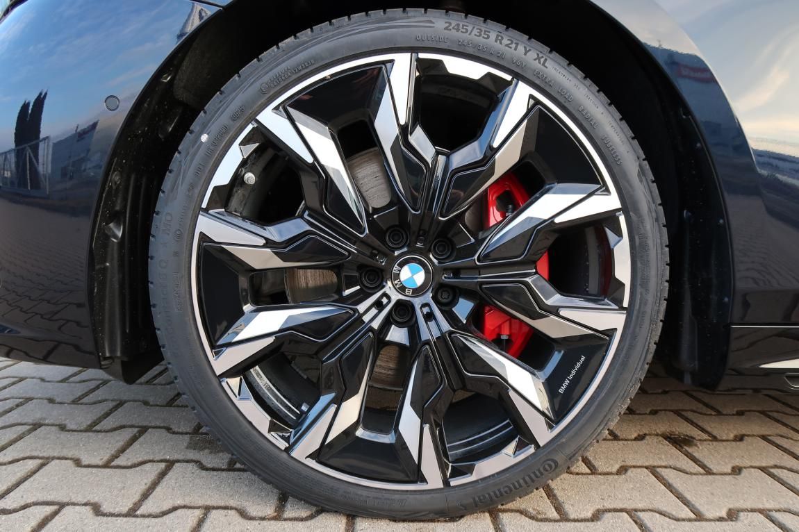 BMW Řada 5, 540d xDrive Sedan - fotka 6