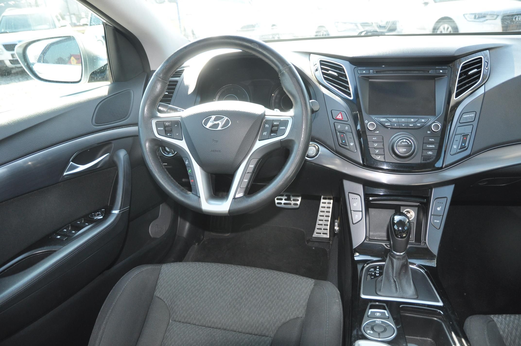 Hyundai i40, 2.0GDi 131kW Automat - fotka 5