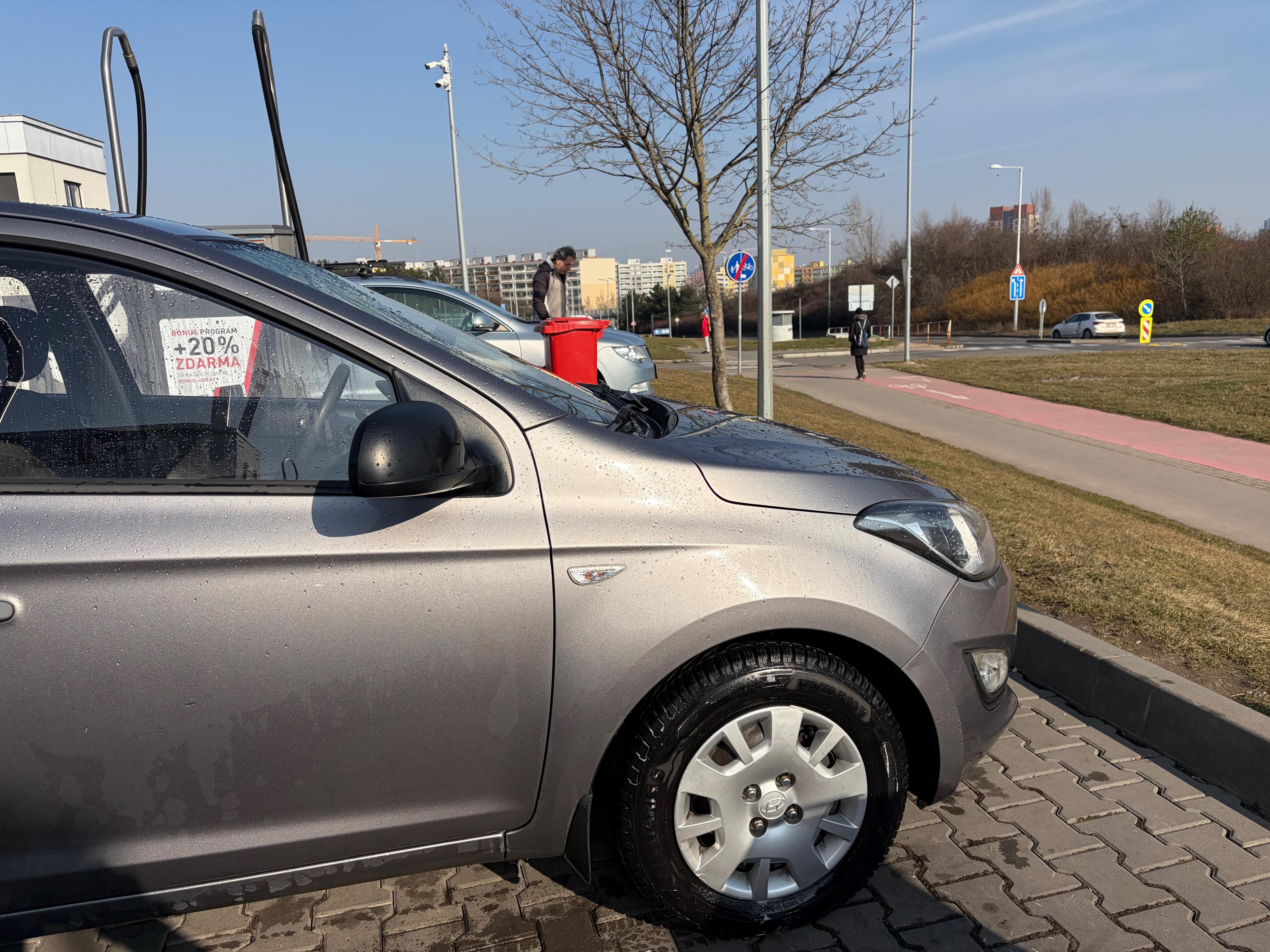 Hyundai i20, 1.3 Benzin - Servisováno - fotka 3