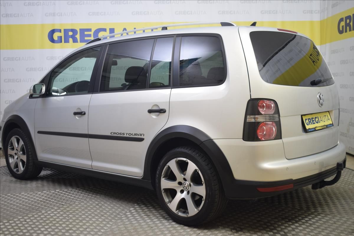 Volkswagen Touran, 1,4 TSi CROSS PR.SERVIS - fotka 6