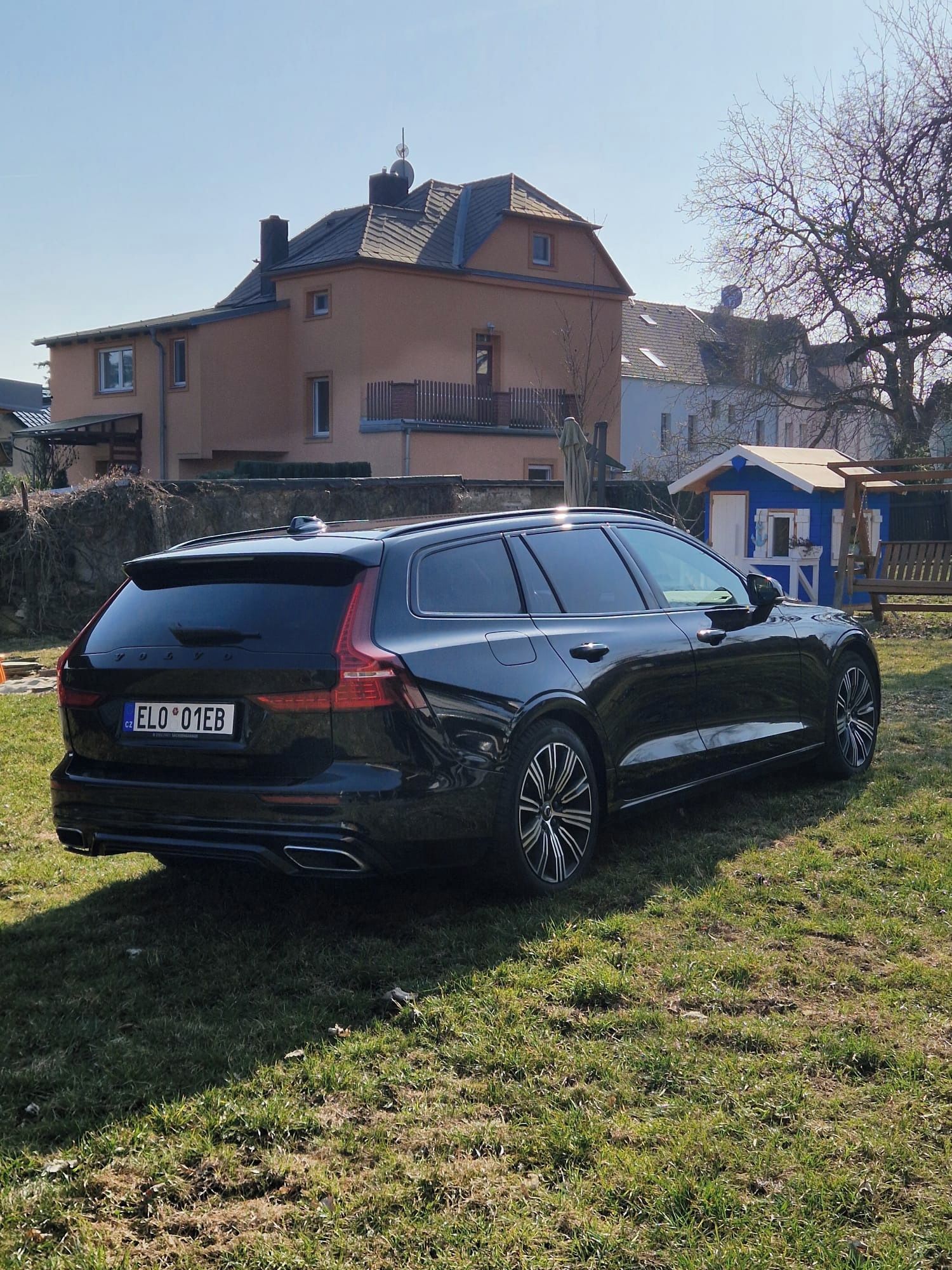 Volvo V60, V60 T8 288kW R-Design - fotka 4