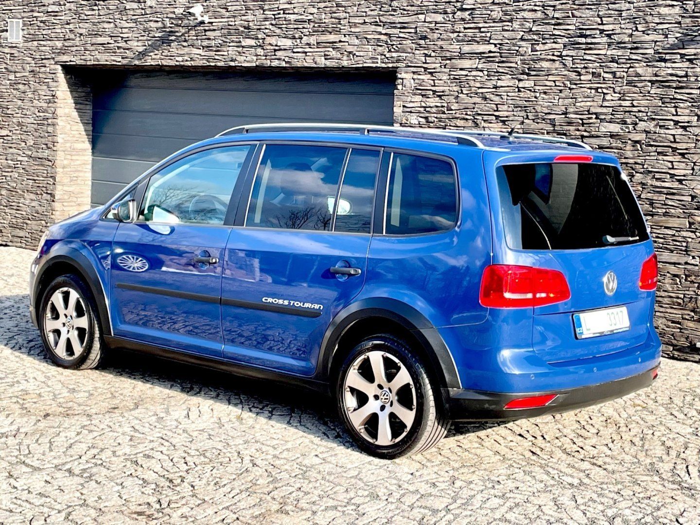 Volkswagen Touran, 1.6 TDi CROSS - fotka 4