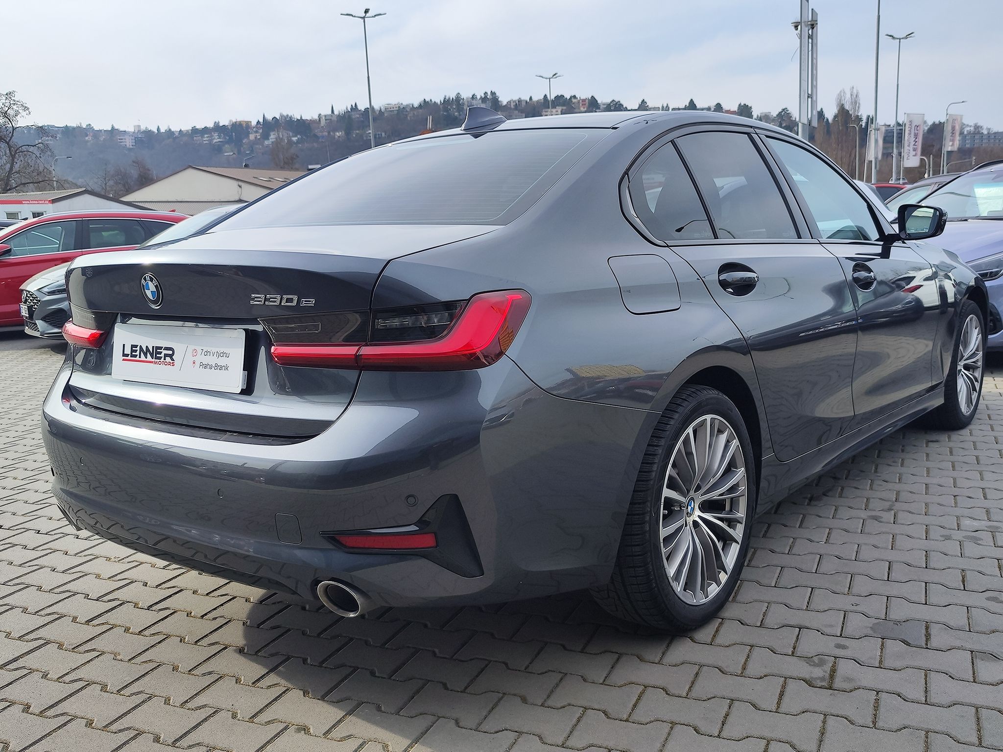 BMW Řada 3, 330e 2.0/215kW Sportline PHEV - fotka 5