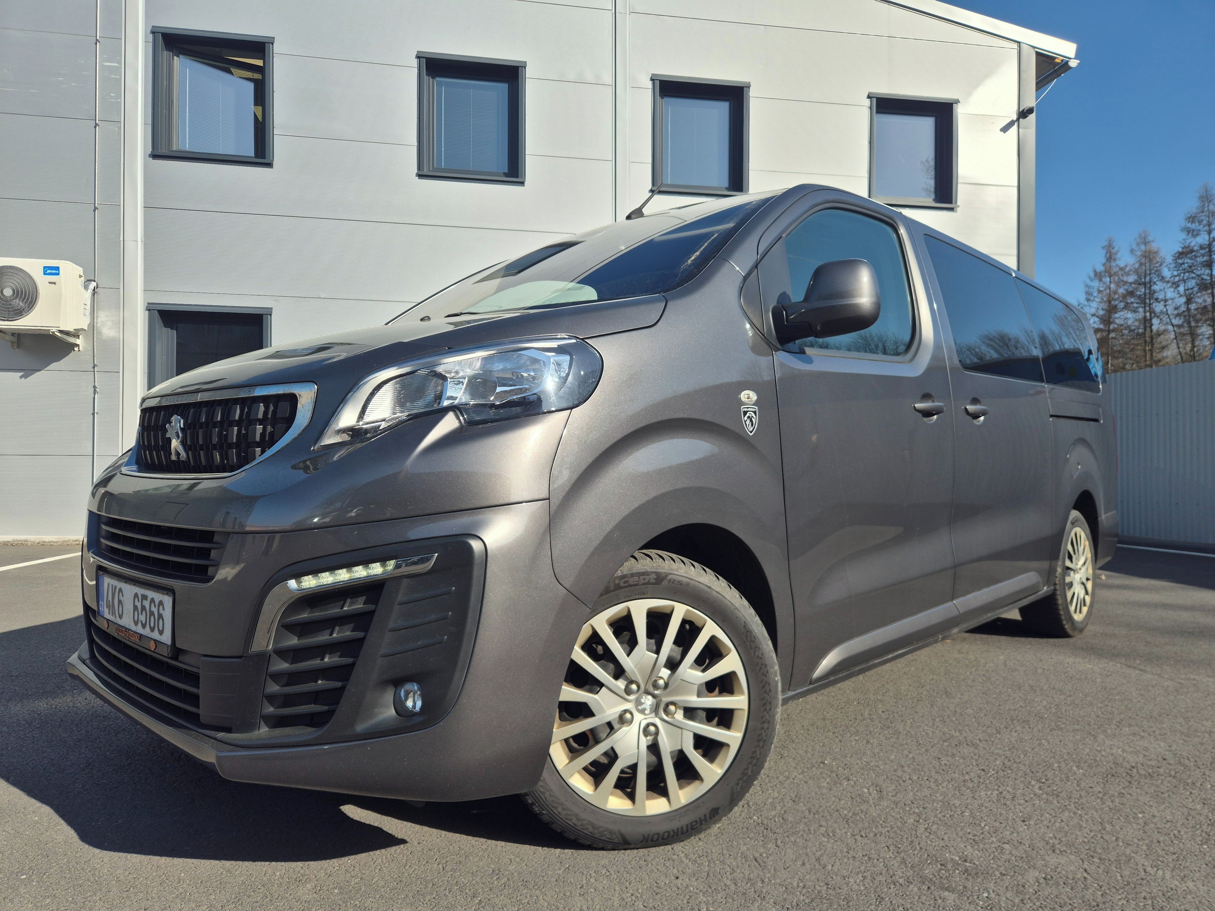 Peugeot Traveller, 1 maj.plný servis ZÁRUKA 1 ROK