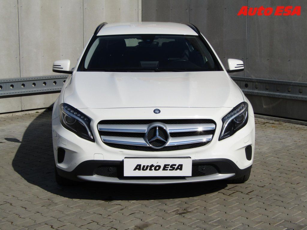 Mercedes-Benz GLA, 2.2CDi 200 D 4MATIC,ČR,AT - fotka 2