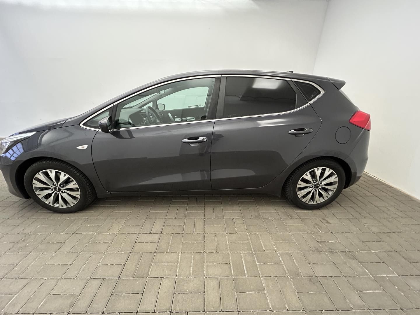 Kia Cee´d, 1.6CRDI 81kW Exlusive - fotka 3
