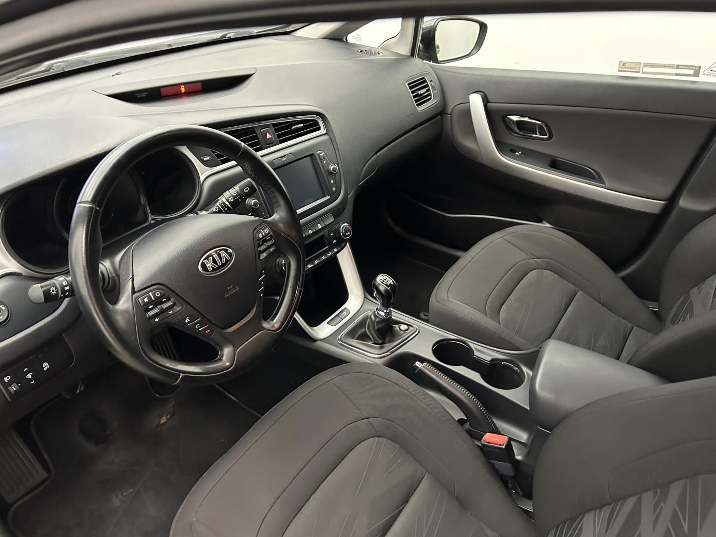 Kia Cee´d, 1.6CRDI 81kW Exlusive - fotka 6
