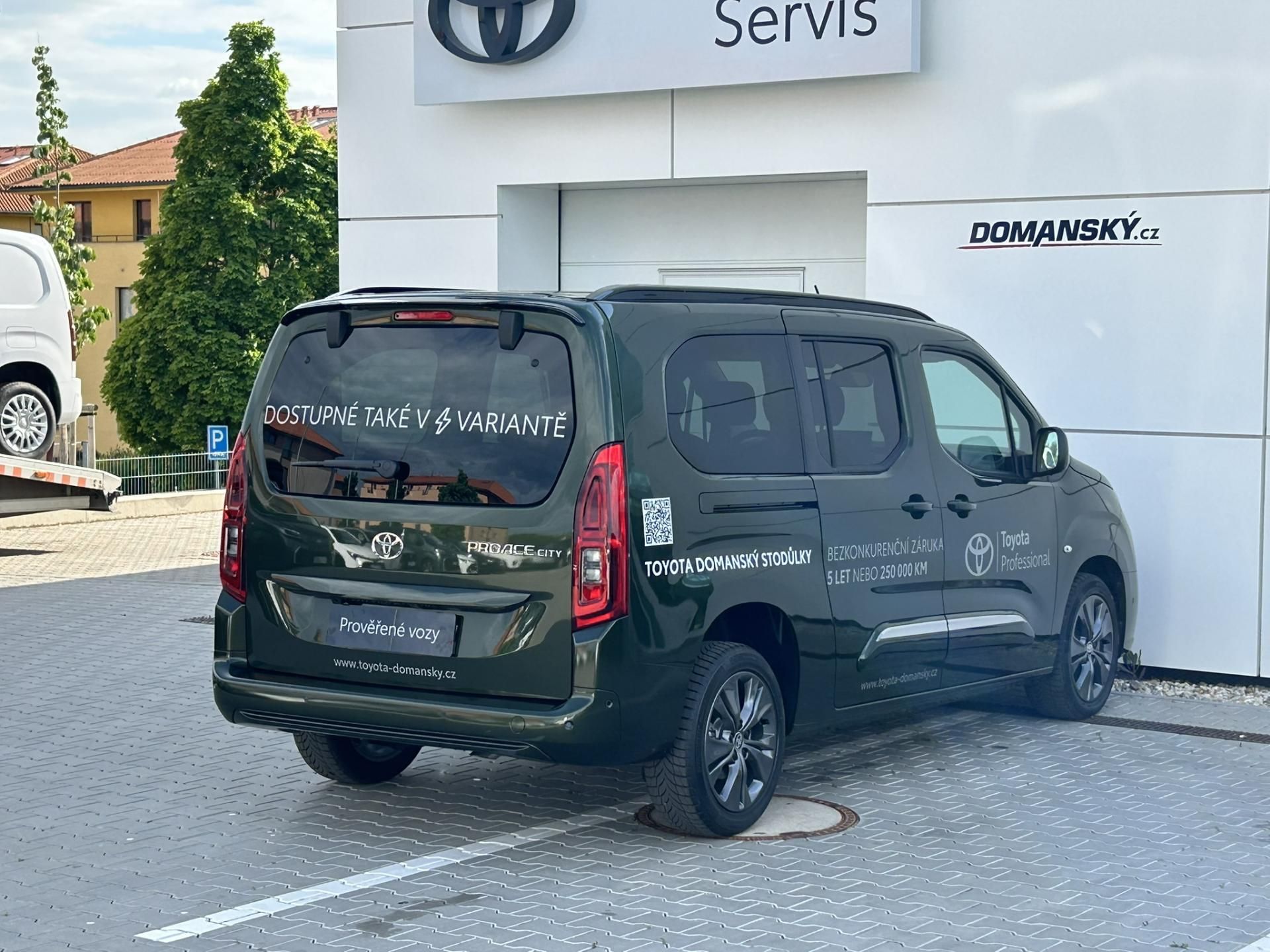 Toyota Proace City Verso, LONG VIP 1,5D 130k AT 7 MÍST - fotka 4