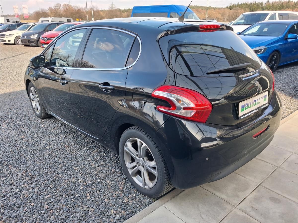 Peugeot 208, 1,6 Hdi 84 kw, 6 kvalt - fotka 5