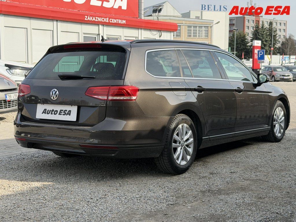 Volkswagen Passat, 2.0TDi,DSG,navi,TZ - fotka 6