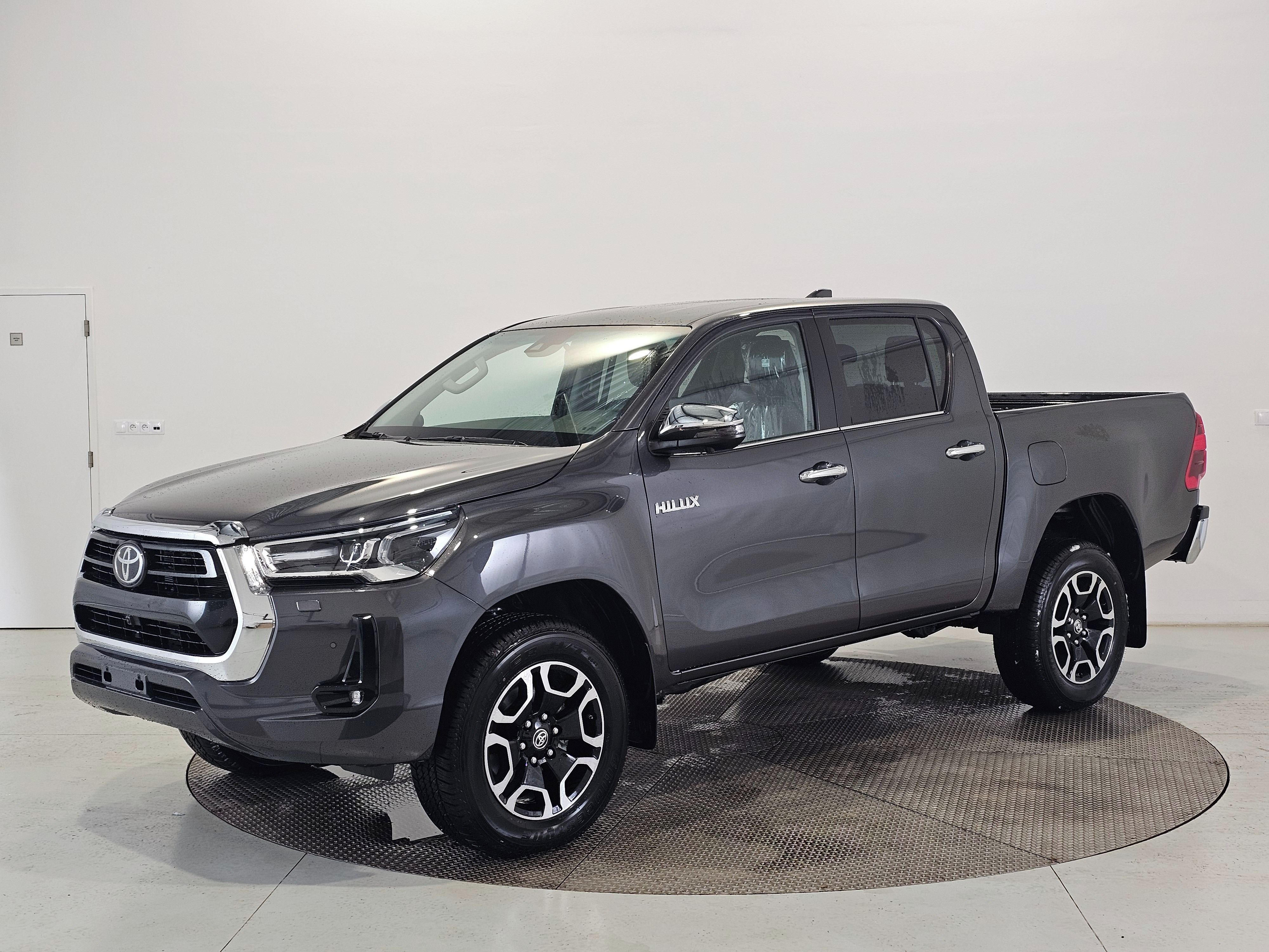 Toyota Hilux, DoubleCab 2.8D 6AT Executive