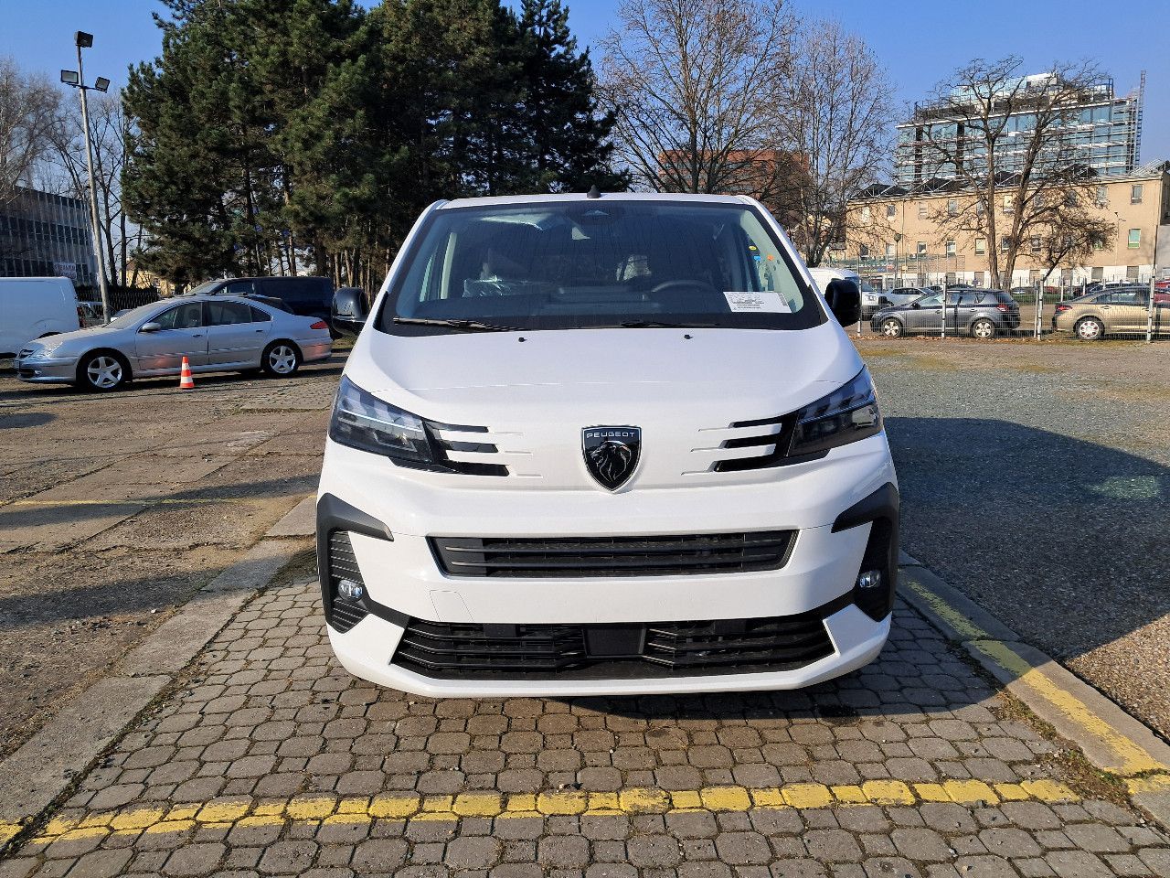 Peugeot Traveller, Active L3 2.2 BlueHDi 180 S&S - fotka 2