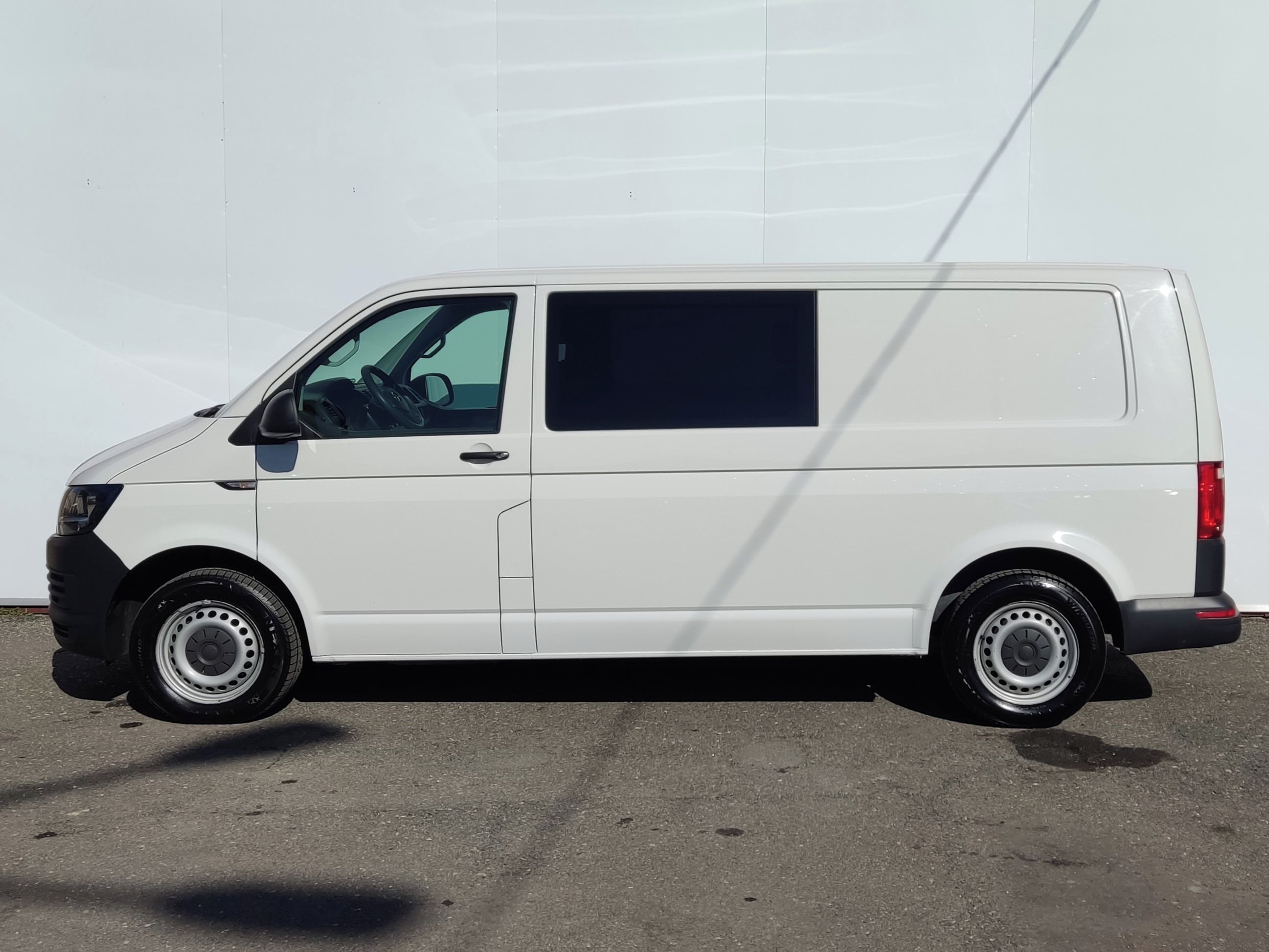 Volkswagen Transporter, 2.0 TDI 110 kW DR 6 míst - fotka 3