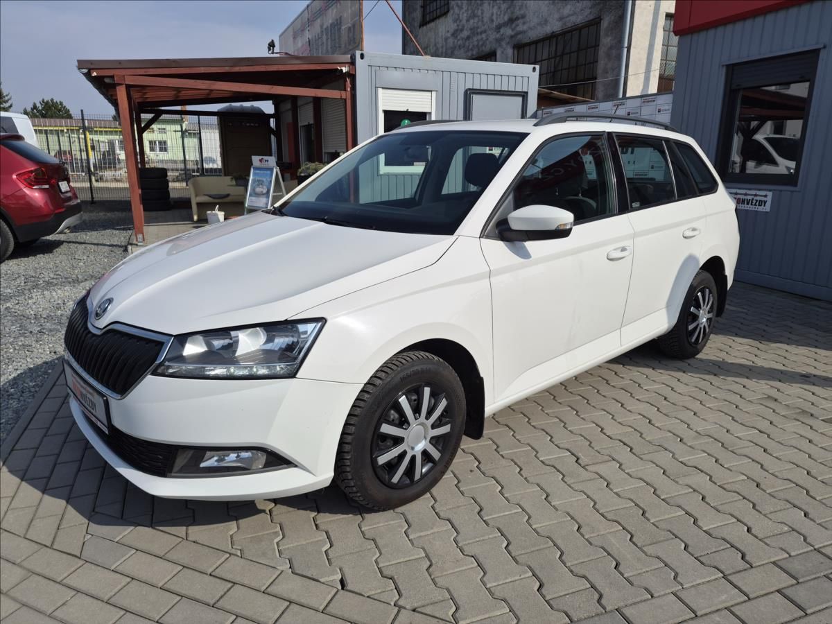 Škoda Fabia, 1,0 TSI ČR AMB NAVI TAŽNÉ - fotka 6