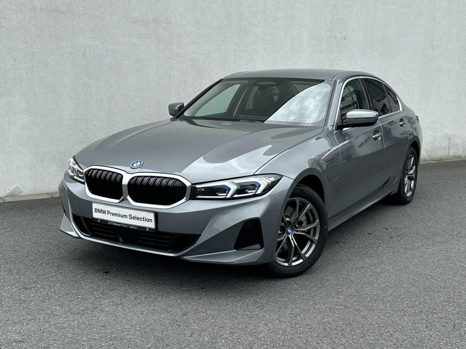 BMW Řada 3, 330e xDrive Sedan