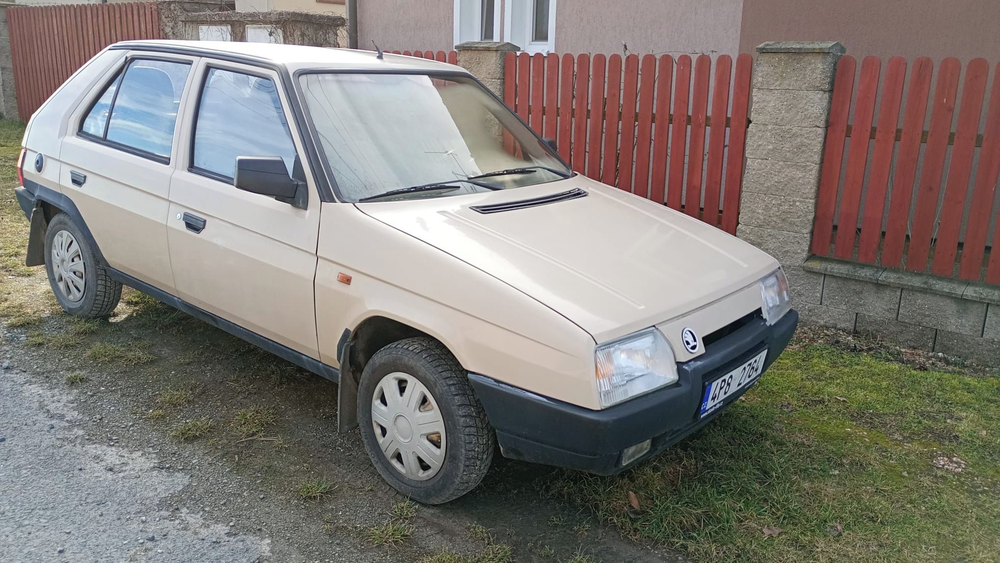 Škoda Favorit, Prodám Škodu Favorit 136 LS
