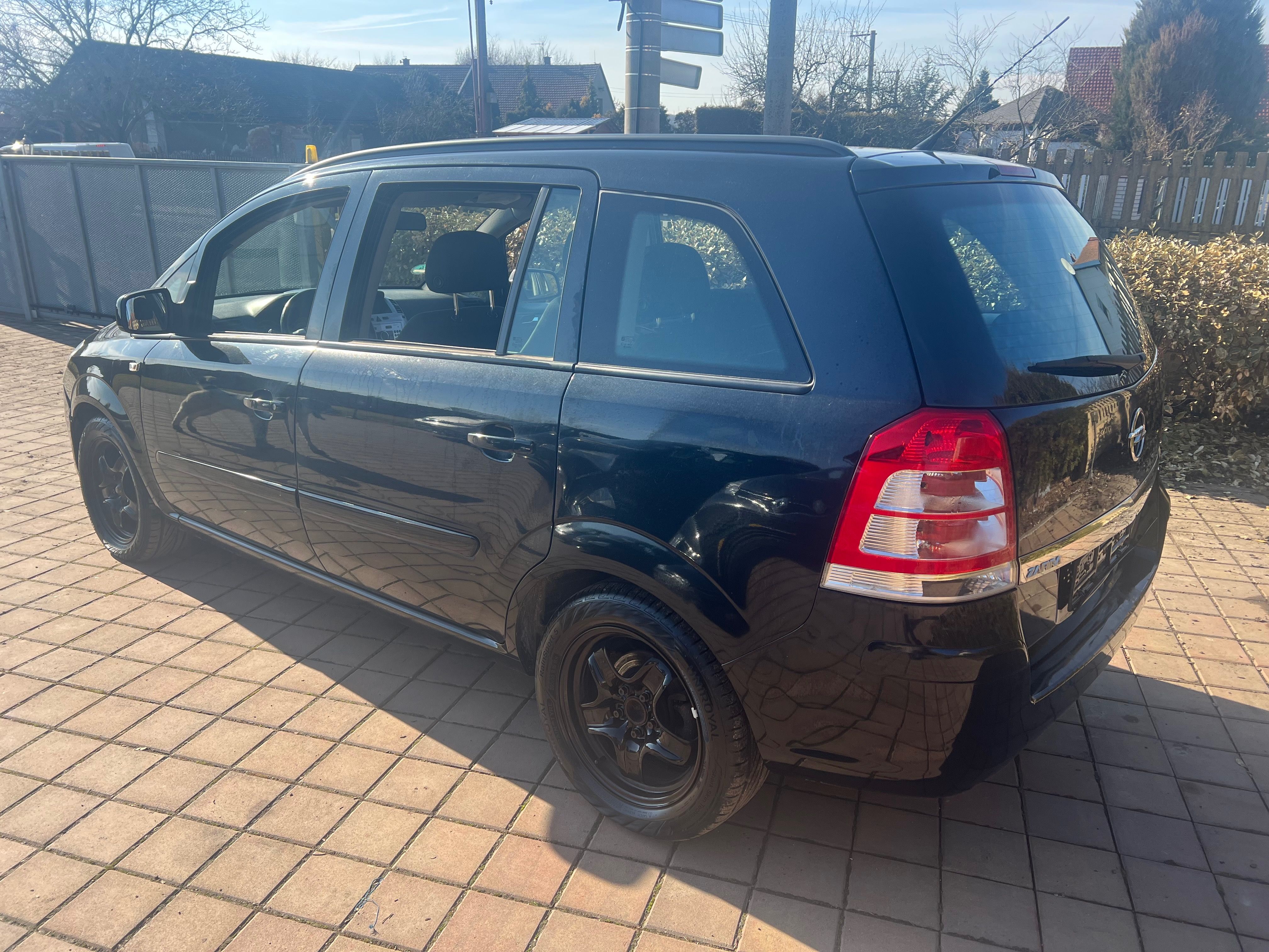 Opel Zafira - fotka 3