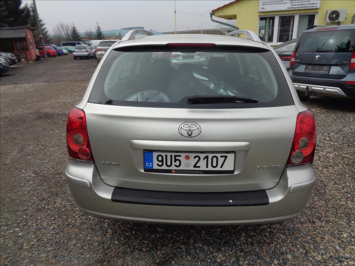 Toyota Avensis, 2,0 - fotka 4