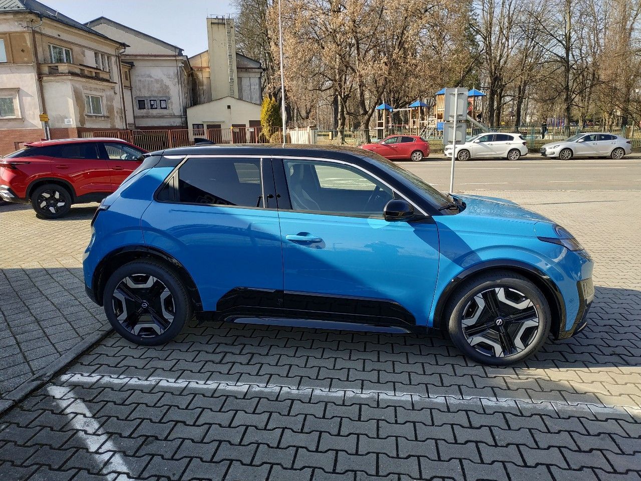 Nissan Micra, EVOLVE 52kWh - fotka 4