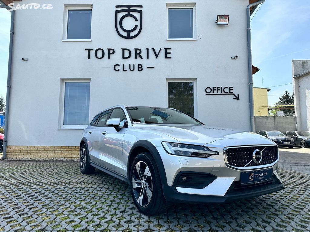 Volvo V60, CC/B4/AWD/NezT/TZ/H&K/Skladem - fotka 3