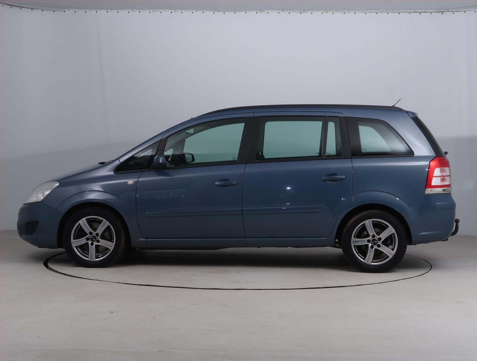 Opel Zafira, 1.9 CDTI, 7 míst, Tažné, Klima - fotka 3