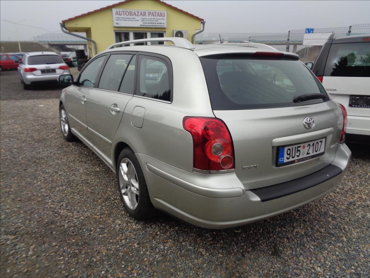 Toyota Avensis, 2,0 - fotka 5