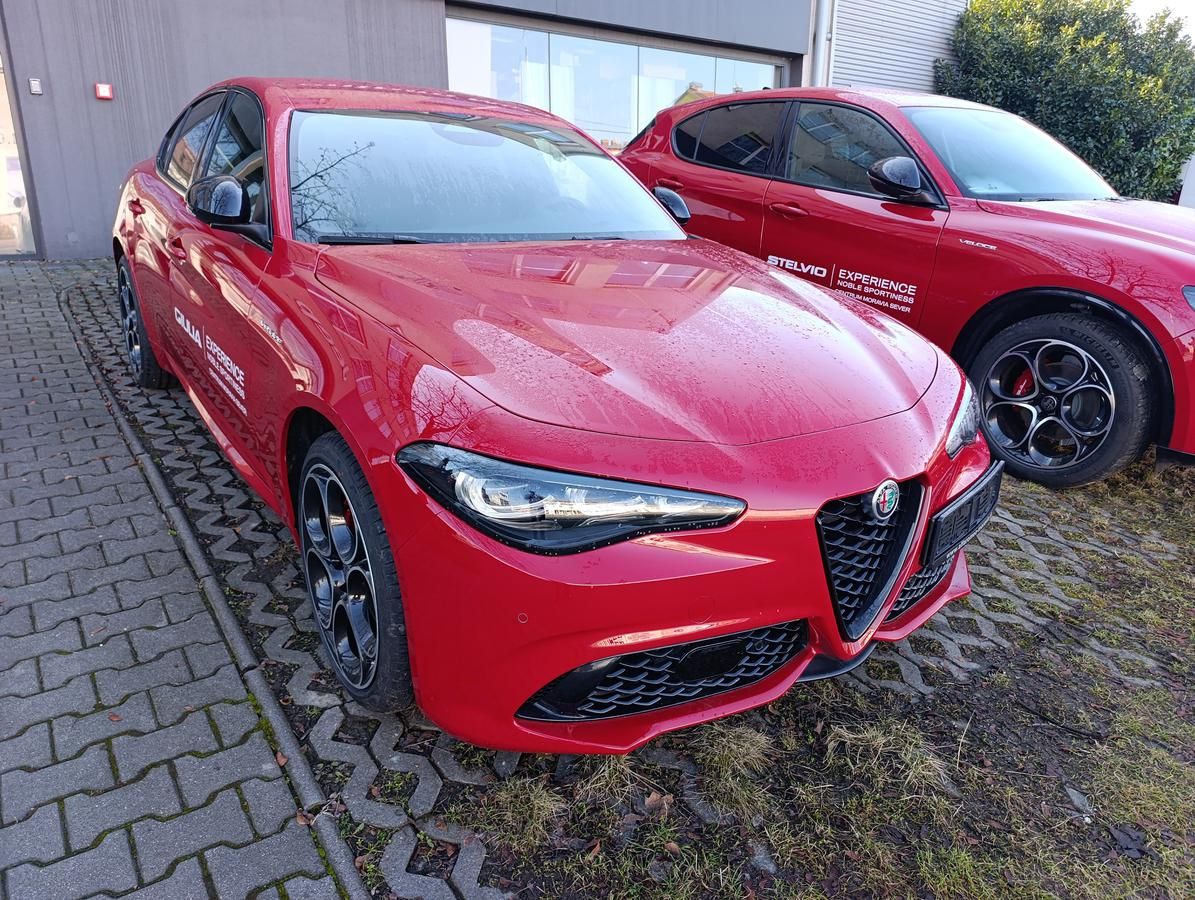 Alfa Romeo Giulia, Veloce 2,0 Turbo 280k AWD - fotka 4