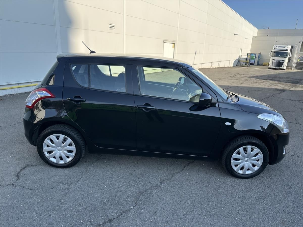 Suzuki Swift, 1,2 4x4 - fotka 2