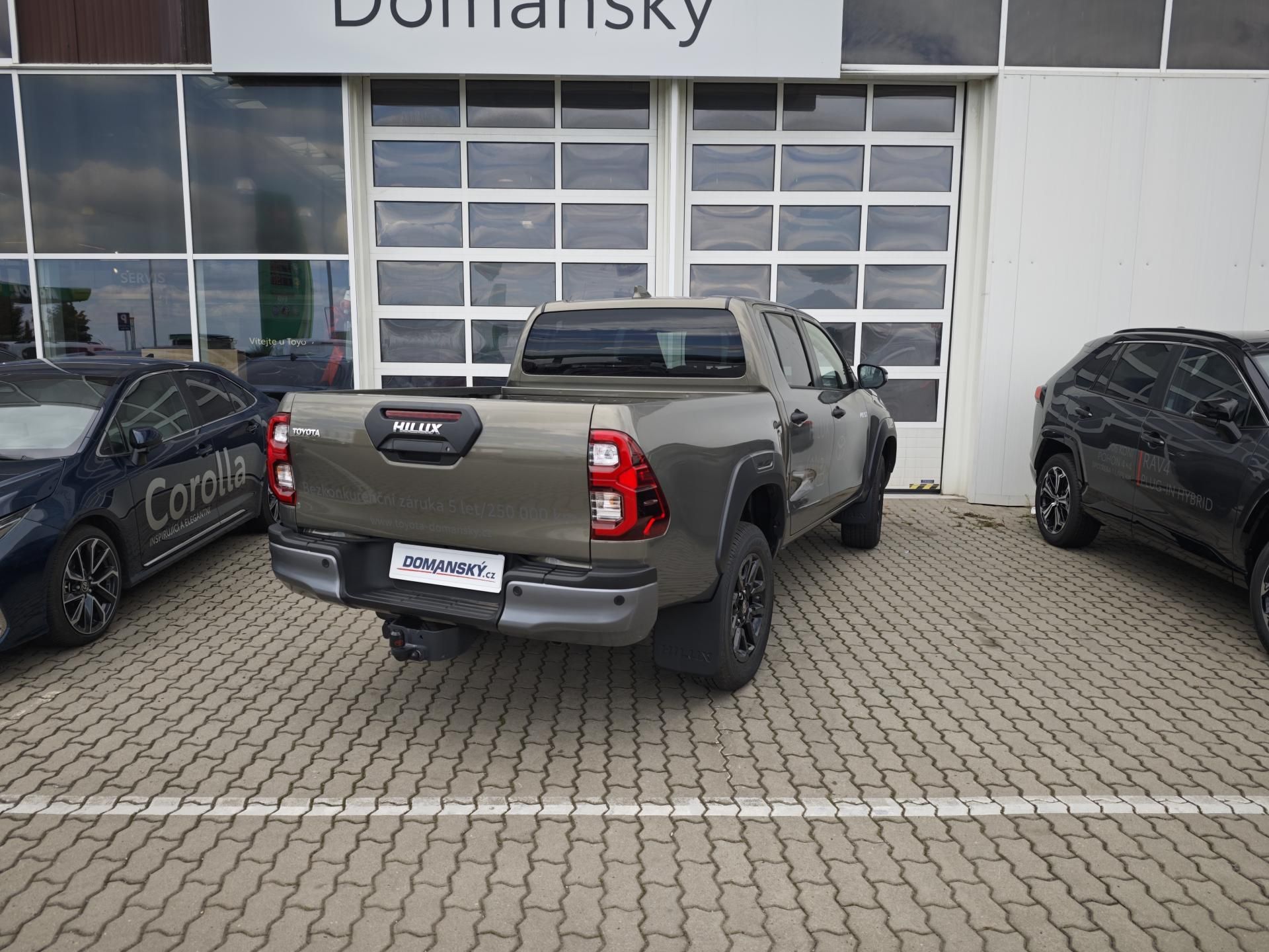 Toyota Hilux, 2.8 D (204 k), 4x4 Invincible - fotka 6